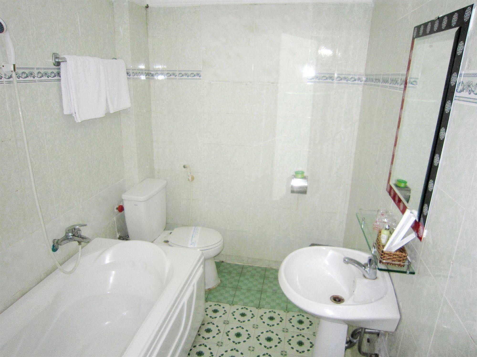 Thanh Hong Hotel Ho Chi Minh City Exterior photo